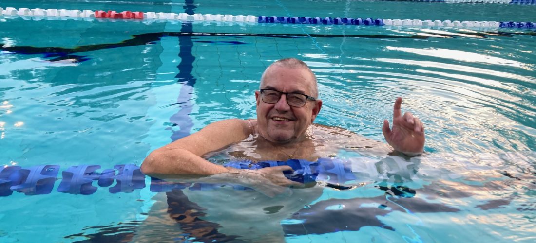 FROG IN THE POOL